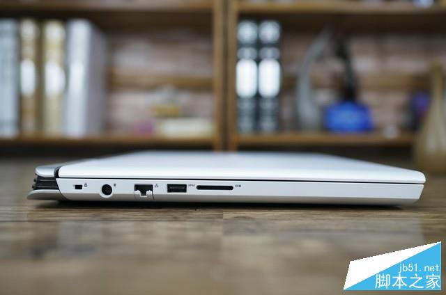 酷睿i9加持藍白電競新銳 戴爾游匣G7評測