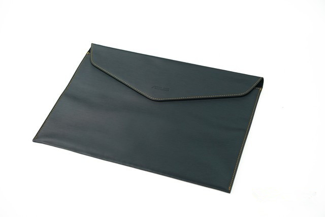 深藍與亮金創造華貴美感 華碩靈耀360評測