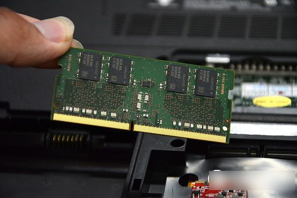 機(jī)械師F117怎么升級(jí)內(nèi)存硬盤(pán)？機(jī)械師F117筆記本增加內(nèi)存與硬盤(pán)方法