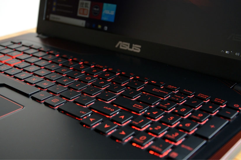 華碩ZX53V飛行堡壘