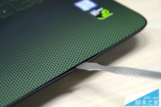 惠普WASD暗影精靈拆電池、內存、硬盤