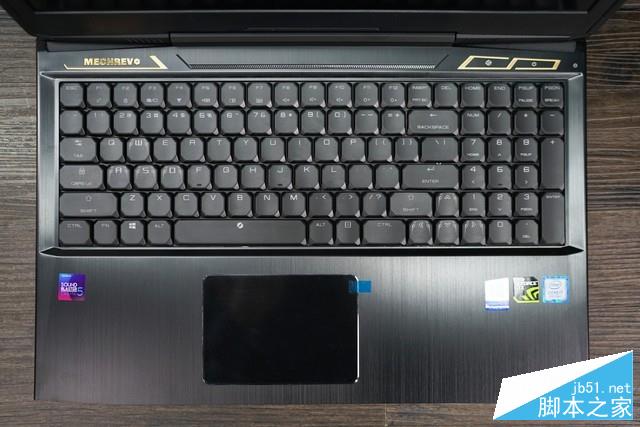 黑色機甲全能電競 機械革命深海泰坦X8Ti評測 