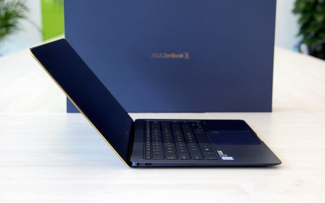 華碩靈耀3 Deluxe 