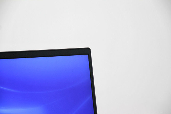 4.9mm窄邊框設計 4.9mm窄邊框設計