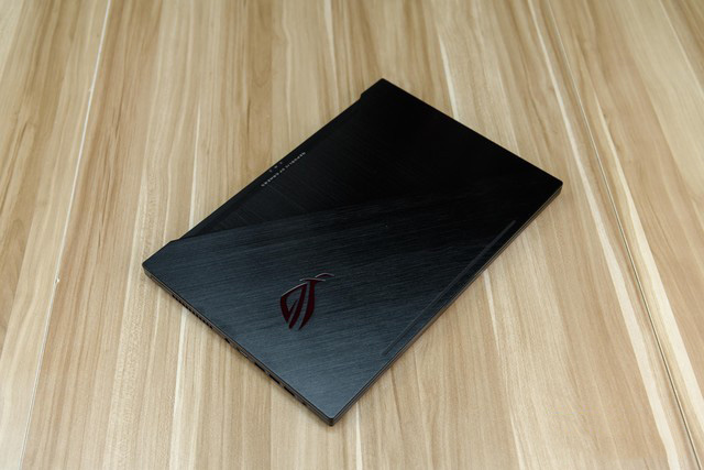 8代6核酷睿冰刃首發 華碩GM501GS游戲本首測 