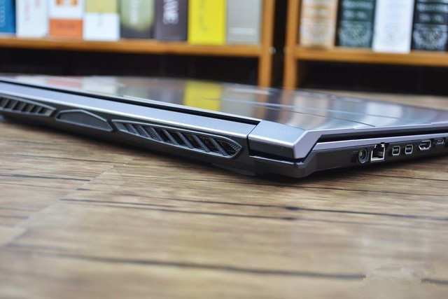 未來人類DR5評測:能運行主流大作的中端本