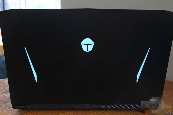 新生藍燈光效果