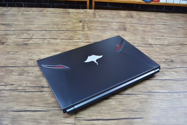 未來人類魔鬼魚DR7-PLUS評測:120Hz的“吃雞”利器