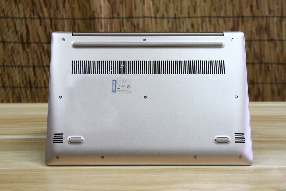 輕薄!有型!窄邊框!聯(lián)想小新潮7000-13圖賞