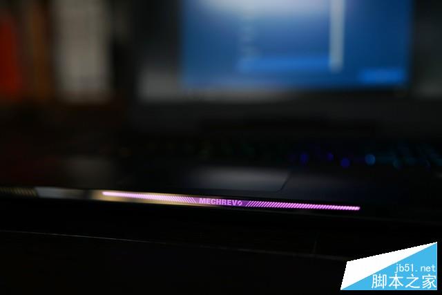 黑色機甲全能電競 機械革命深海泰坦X8Ti評測 