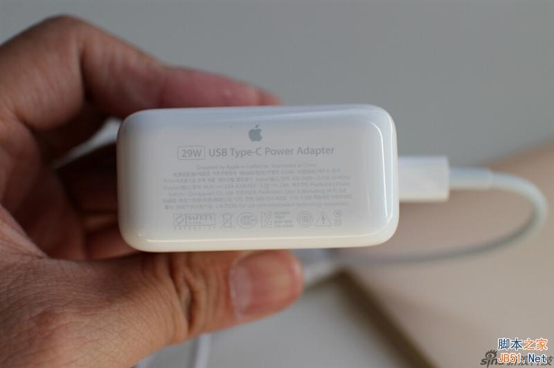 必買！蘋果12寸視網膜屏新MacBook評測