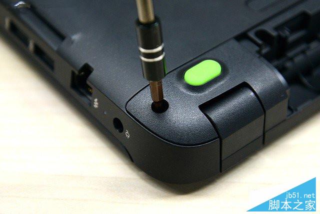 惠普WASD暗影精靈拆電池、內存、硬盤