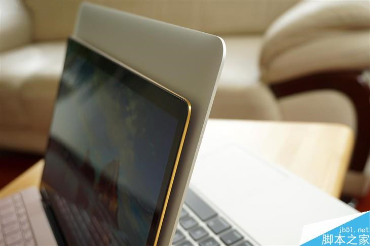 華碩靈耀3對(duì)比蘋果MBP13