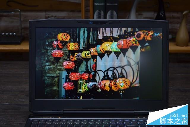 黑色機甲全能電競 機械革命深海泰坦X8Ti評測 