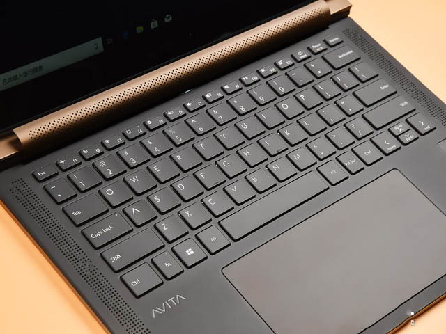 AVITA輕薄本評測
