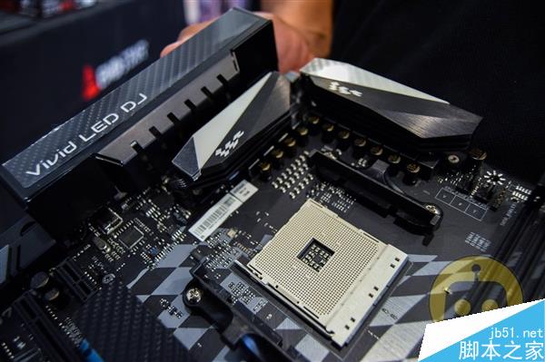 AMD Ryzen+映泰X370主板平臺(tái)成功點(diǎn)亮!液氮-29度伺候……