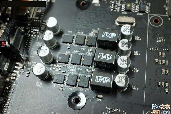 拆解：PCB、散熱器黑化處理 3+1相供電