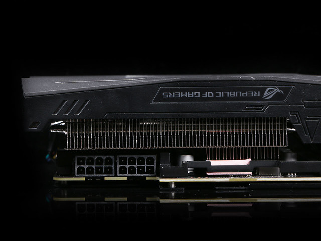 比最強更強 ROG STRIX GTX1080Ti評測