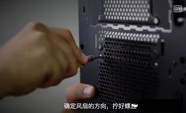 水冷顯卡怎么安裝?一體式水冷顯卡安裝教程