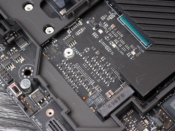 SATA、M.2 SSD到底買誰？實測后結果秒懂