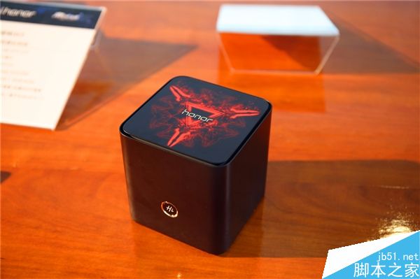 428元!榮耀路由Pro游戲版現(xiàn)場圖賞:網(wǎng)游神器