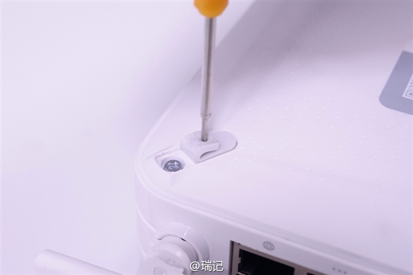 新小米路由換硬盤教程:容量暴增兩倍