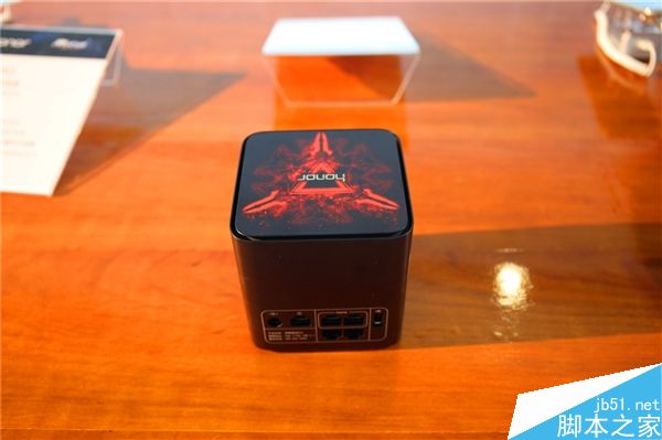 428元!榮耀路由Pro游戲版現(xiàn)場圖賞:網(wǎng)游神器