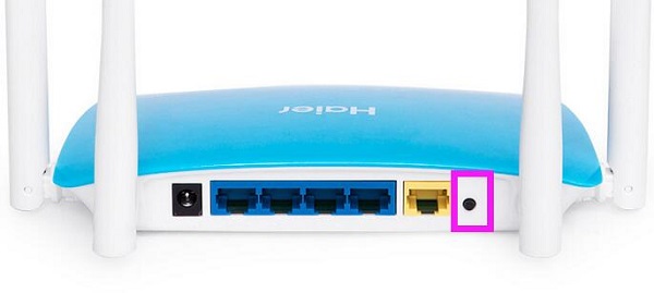 按住復(fù)位按鈕,把海爾路由器恢復(fù)出廠設(shè)置