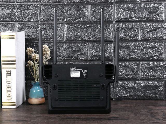 拆機實驗室:探秘D-Link X路由強勁內芯