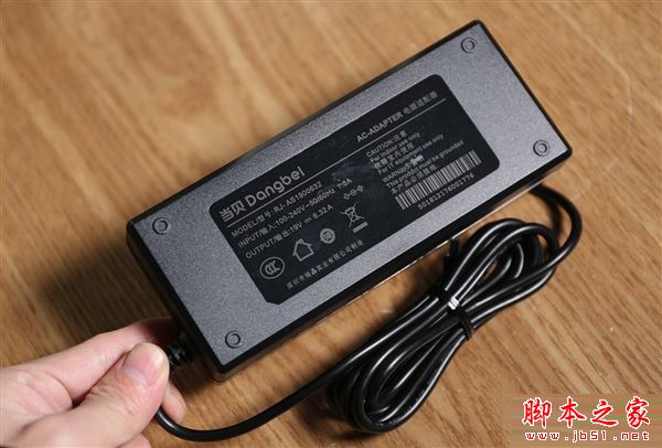 可投300英寸巨幕 當(dāng)貝投影F1開(kāi)箱圖賞