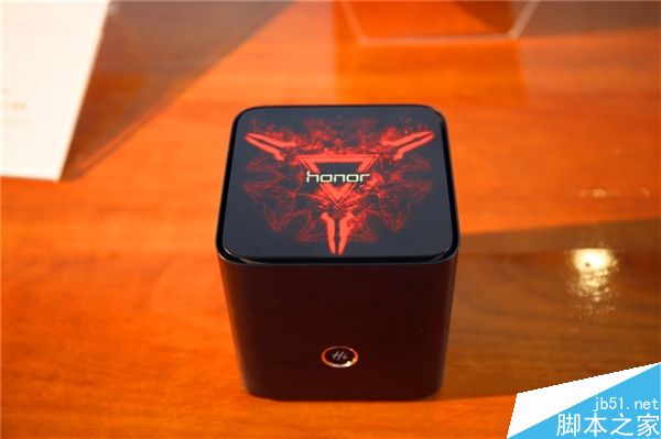 428元!榮耀路由Pro游戲版現(xiàn)場圖賞:網(wǎng)游神器