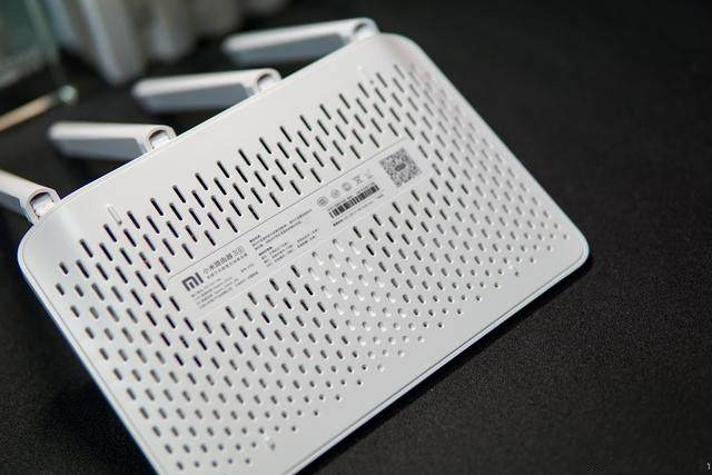 小米低調發布新品智能路由器：售價249元值不值？