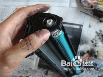 惠普1000激光打印機(jī)硒鼓怎么加粉