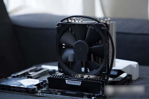 為發(fā)燒而生 2萬元AMD R7-1800X雙顯卡交火豪華電腦配置推薦