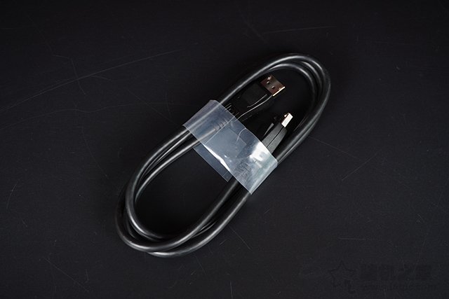 螞蟻電競戰煌（ANT32VQC）新品顯示器開箱入手體驗！