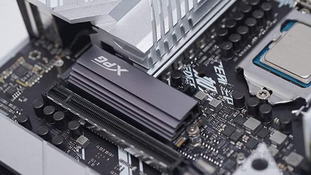 裝臺(tái)白色主題高端主機(jī)!11代i7 11900K配RTX3080Ti電腦配置方案