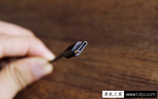 Type-c接口跟常見的USB、microUSB接口有什么區別嗎?
