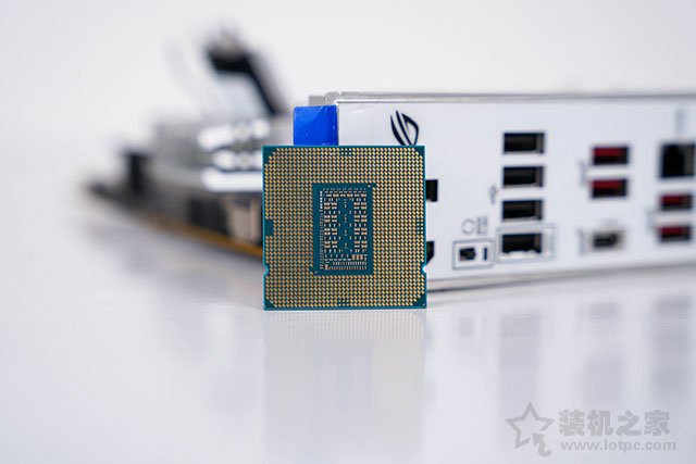 高顏值雪武戰(zhàn)姬純白主題,i7 11700K配RTX3070水冷主機方案