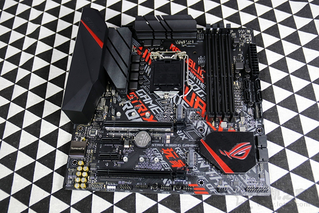 八代/九代i5配RTX2070帶的動嗎?YOGO M2桌面鋼炮裝機實測