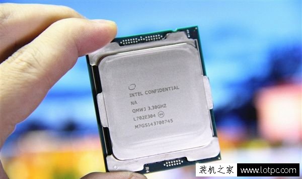 i9 7900X和R7 1800X哪個好?酷睿i9-7900X對比銳龍Ryzen7-1800X評測