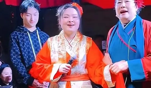 “王婆”換人后節目熱度不減 "王婆"換人是否影響景區人氣？
