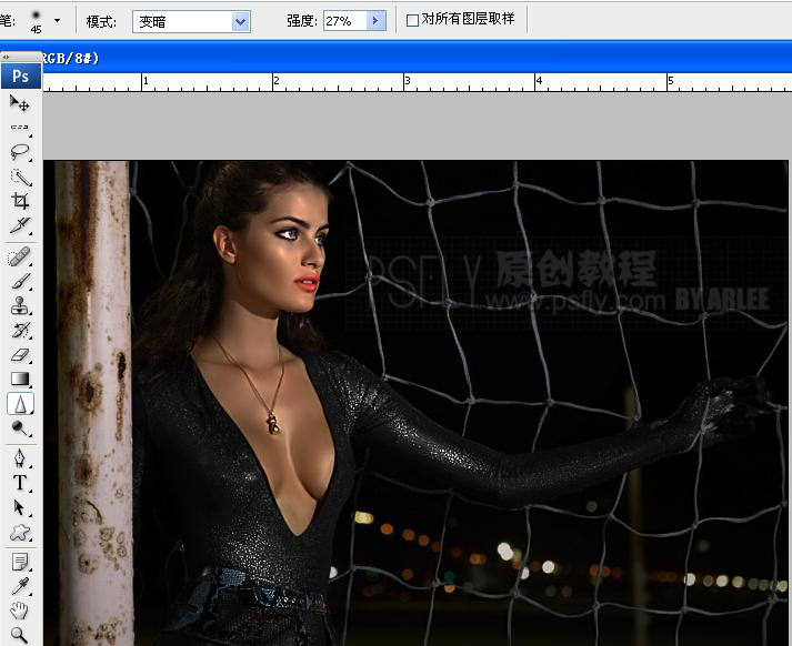 photoshop教程:制作暗調(diào)質(zhì)感時(shí)尚美女